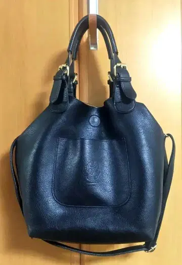 블랙 가죽 숄더백