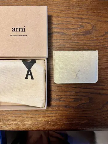 ami 하트 로고 스카 카드 홀더 아이보리