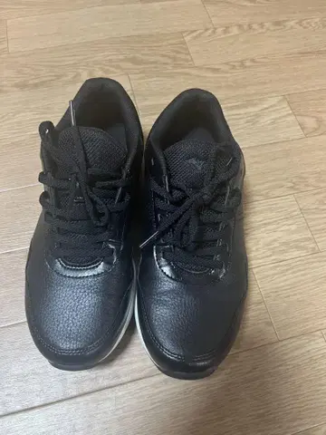 Mizuno Energy 블랙 스니커즈 사이즈 25cm 클리닝 완료