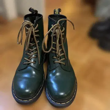 닥터마틴 8홀 부츠