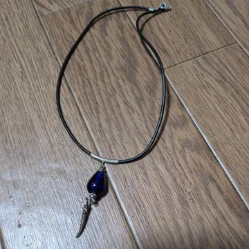 파란색과 보라색 비즈 목걸이