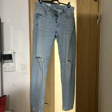 ZARA 라이트 블루 스키니 데님