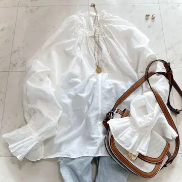 보르지 실크 코튼 넥 개더 블라우스 화이트 최근 36 넉넉하게