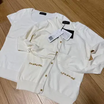 새상품 택 포함 저스길리티 앙상블 가디건 니트