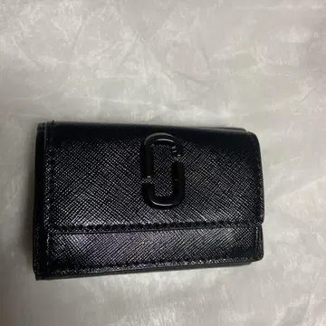 마크제이콥스 삼단 접이식 지갑