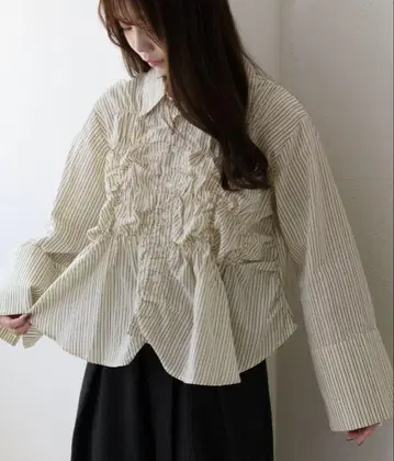 셔링 디자인 셔츠 아이보리