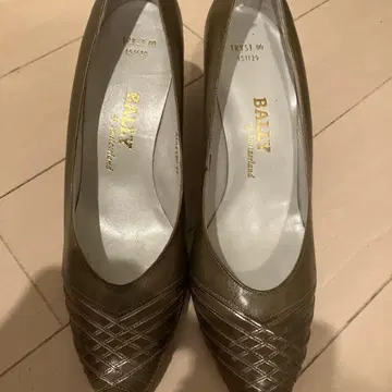 BALLY 브라운 가죽 펌프스 뜨개질 디자인