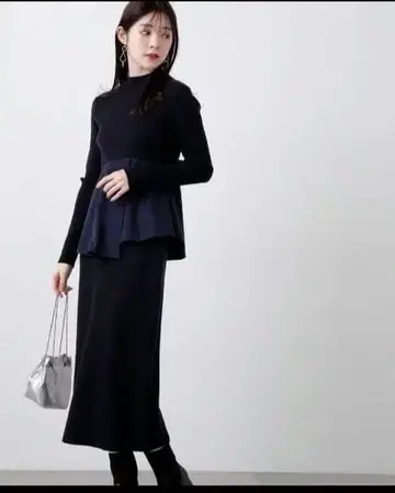 프로포션 네이비 페플럼 니트 셋업