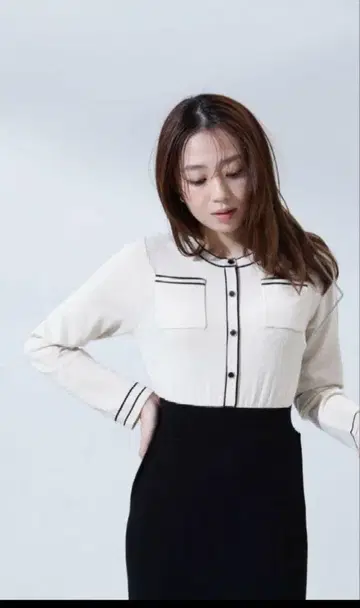 새상품급 내추럴 뷰티 베이직 바이컬러 포켓 니트 원피스