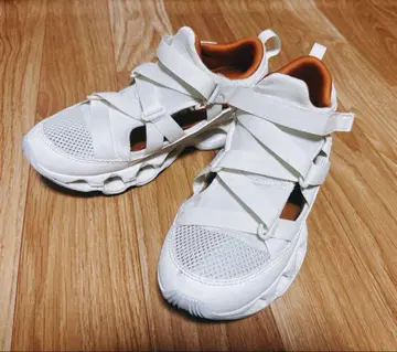 MIZUNO 웨이브 프로페셔널 스트랩 화이트 23.5cm