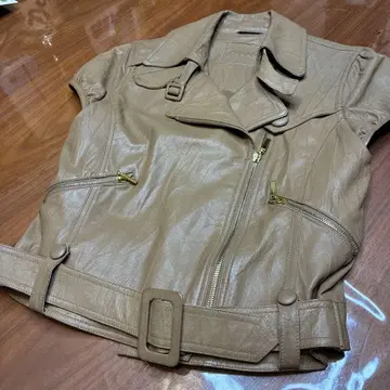 귀엽고 멋진 베이지 레더 재킷 S