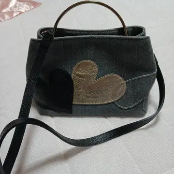 싱크비 하트 모티브 숄더백 그레이