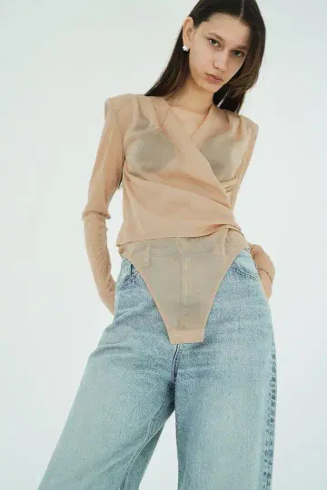 CLANE 쉬어 드레이프 바디수트 베이지 완판 색상