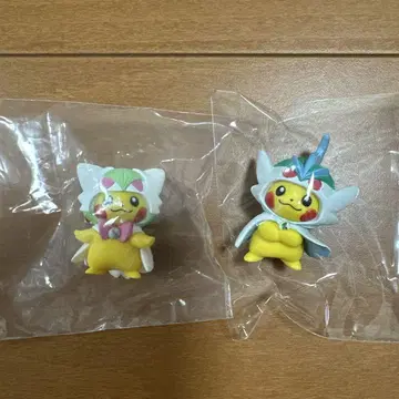 메가 판초를 입은 피카츄 2개 세트