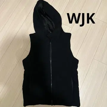 후드 부착 블랙 베스트
