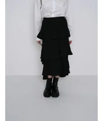 Uenui 프릴 디자인 블랙 롱 스커트