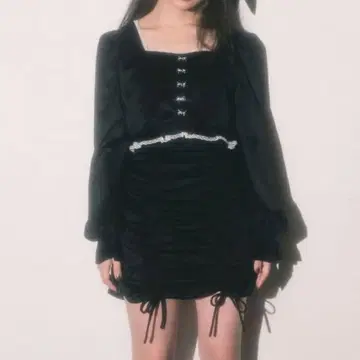 bubbles 벨벳 드로스트 치마바지 블랙