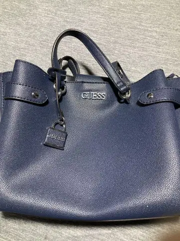 GUESS 네이비 숄더백