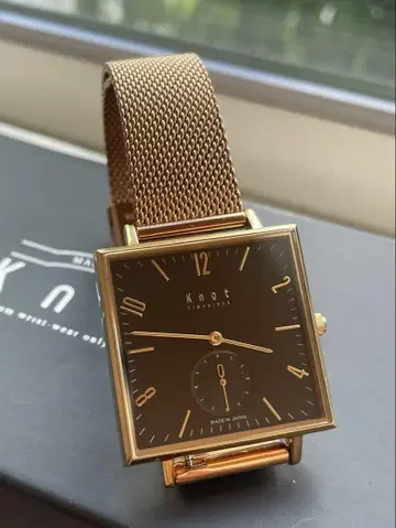 [배터리 새상품급] knot 손목시계 32mm 스퀘어 블랙, 메쉬 벨트