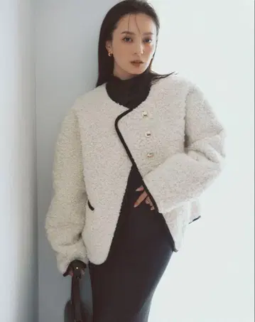 아뉴앙스 ECOPEL 파이핑 보아 자켓 아이보리