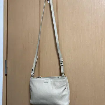 크림색 가죽 숄더백 여성용 Agnes b