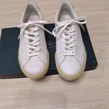 VEJA ESPLAR 화이트 가죽 스니커즈