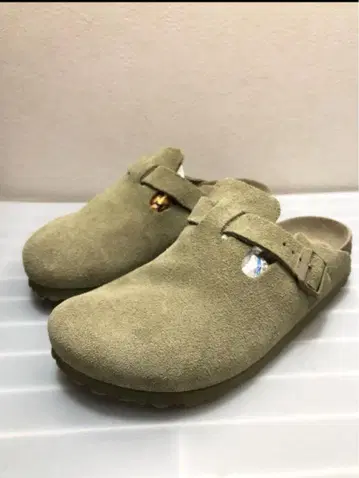 520622 BIRKENSTOCK BOSTON 스웨이드 샌들