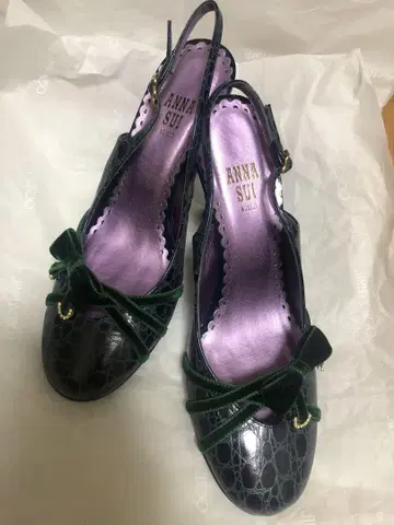 ANNA SUI 다크 그린 리본 포함 펌프스