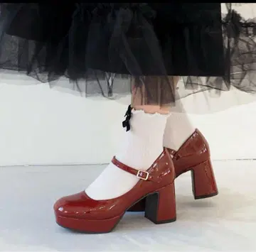 키다리 아저씨 23.0cm 통굽 청키 스트랩 펌프스 레드