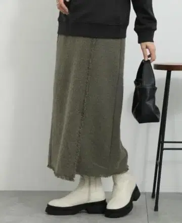 새상품 Samansa Mos2 blue 부클레 프린지 내로우 스커트