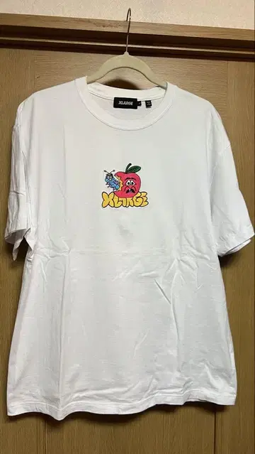 XLARGE 컬러풀 후르츠 자수 T셔츠