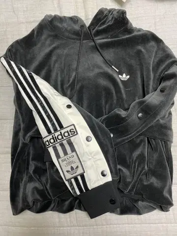 adidas 아디블레이크 후드티