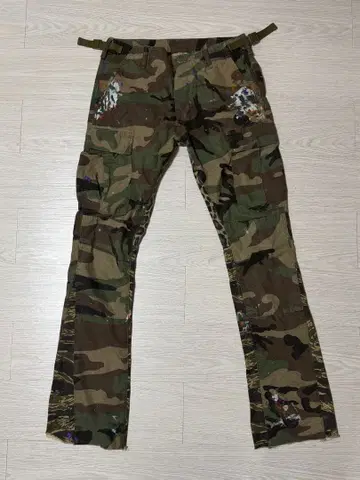 mnml Contrast Bootcut Cargo Camo 29인치