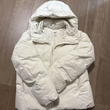 UNIQLO 후드 부착 화이트 다운 자켓 M