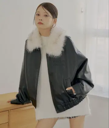 인조 가죽 루즈핏 지퍼 블루종 (퍼 탈부착 가능)