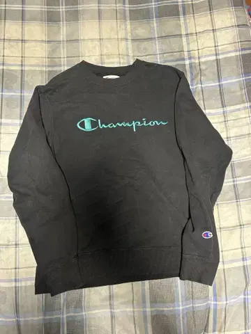 Champion 블랙 맨투맨 L 사이즈