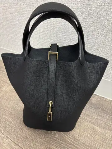 버킷백 큐브 블랙 핸드 가죽 블랙