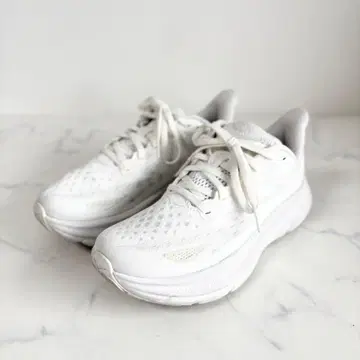 호카오네오네 23.0 클리프톤9 러닝화 통굽 화이트