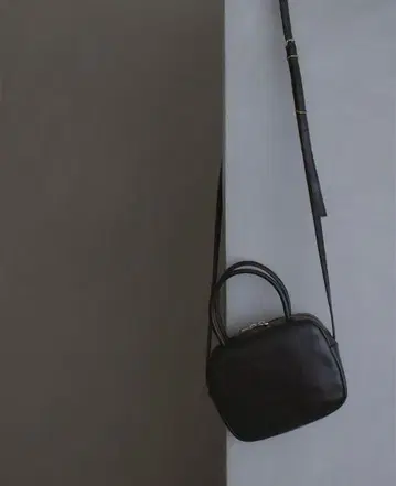 토모사카 리에 myweakness 가죽 가방 scala