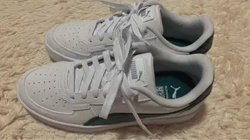 PUMA 화이트/그린 스니커즈