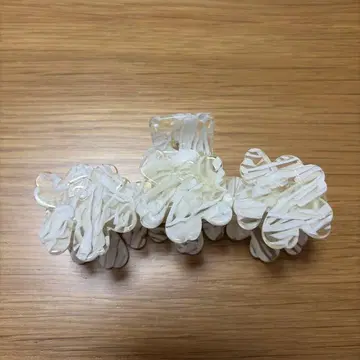 화이트 플라워 헤어 클립 마리메꼬 헤어 클립