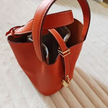 오렌지 가죽 큐브 백
