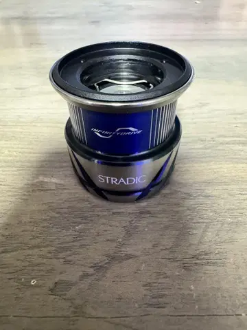 23 스트라딕 2500S 스풀