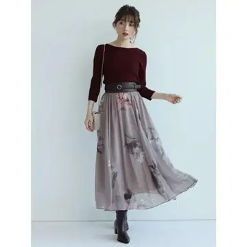 아푸와이저 리셰 벨트 포함 시어 플라워 플레어 스커트