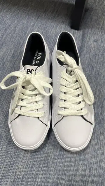 Polo 화이트 스니커즈