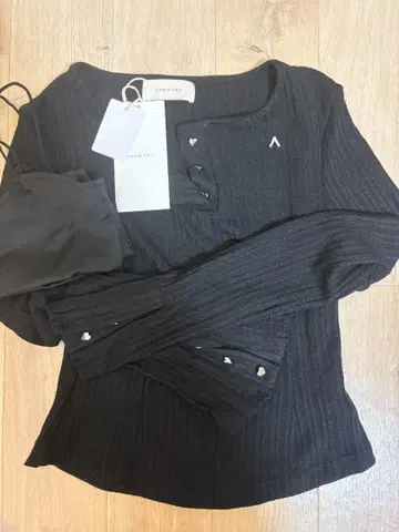 ANDMARY Dorothy heart tops black