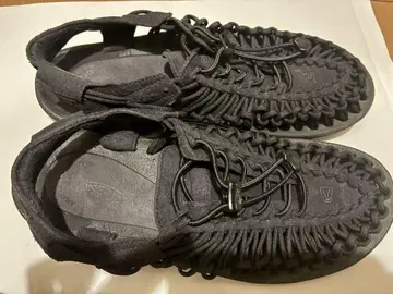 KEEN 유니크 블랙 스포츠 샌들