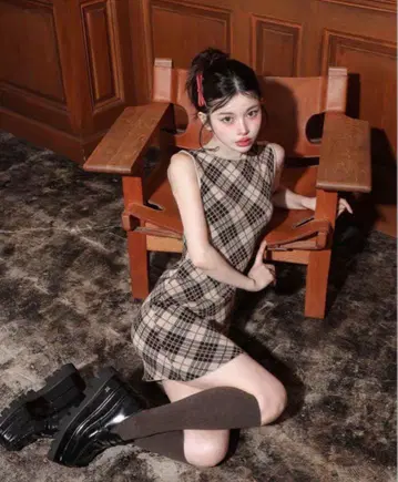 Darich 다리치 체크 자카드 슬리브리스 니트 미니 원피스