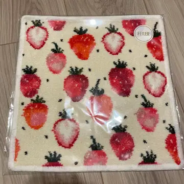 [ 미개봉 ] 페이저 스트로베리 도트 손수건