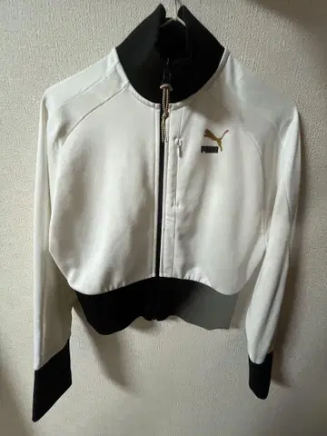 PUMA 크롭 자켓 화이트/블랙